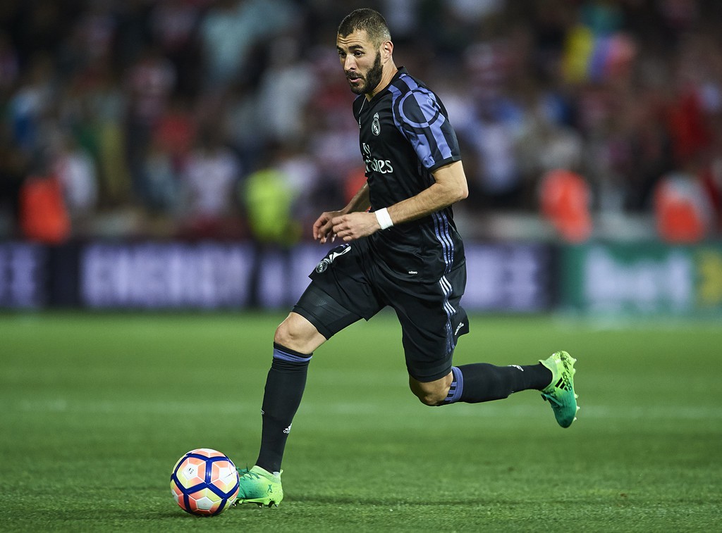 Benzema tạo ra bước ngoặt cho Real bằng pha đi b&oacute;ng qua 3 cầu thủ