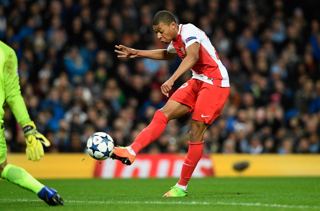Mbappe trở th&agrave;nh hiện tượng với khả năng ghi b&agrave;n phi thường