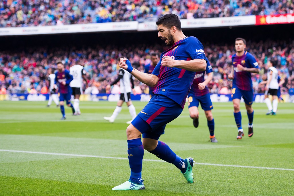 H&igrave;nh ảnh: Thắng Valencia, Barca lập kỷ lục mới về bất bại