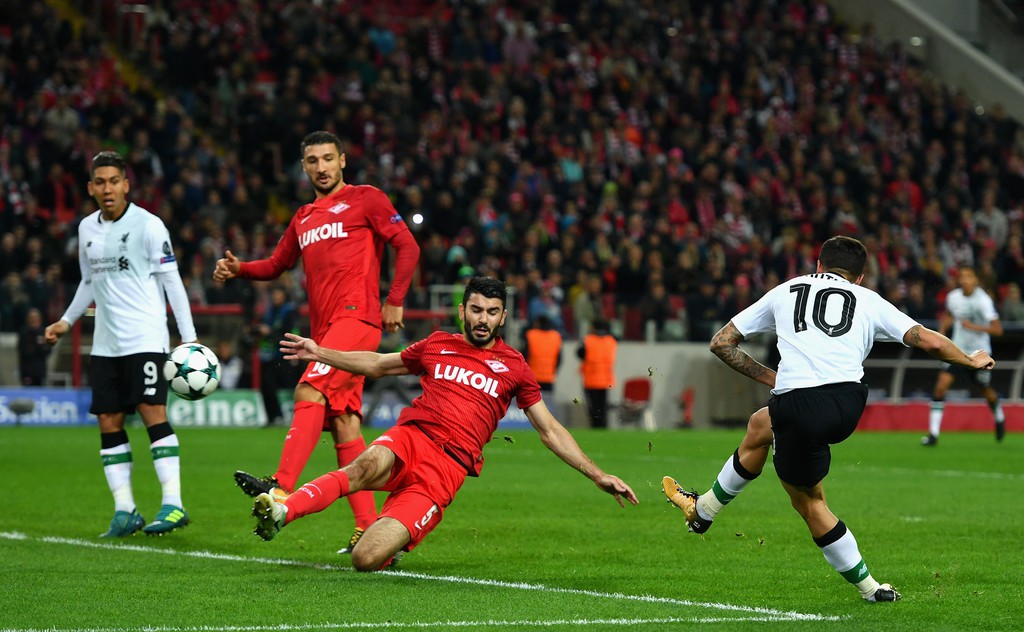Coutinho gỡ h&ograve;a cho Liverpool