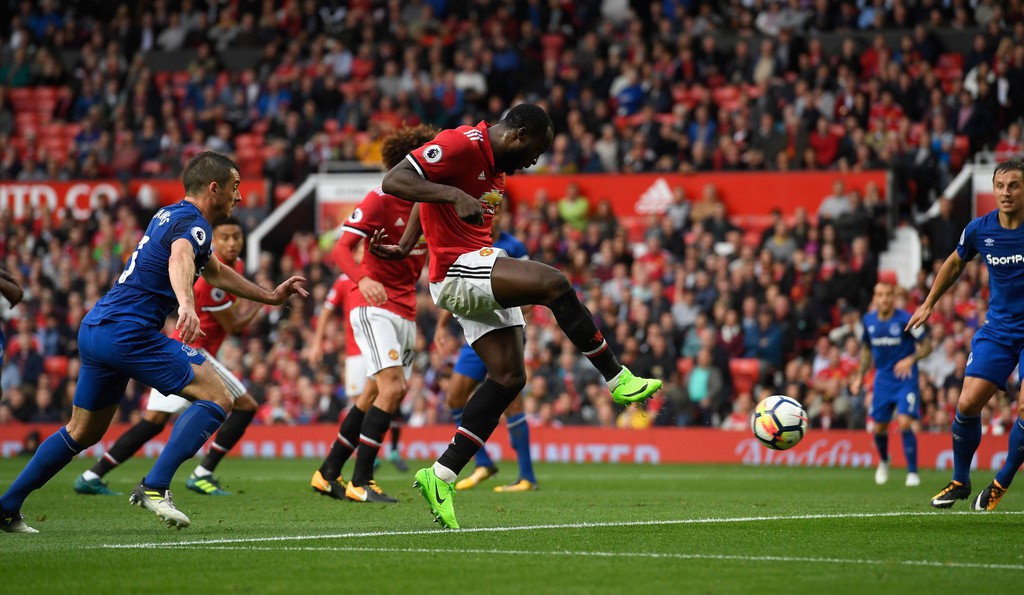 Đang c&oacute; phong độ đỉnh cao, Lukaku hứa hẹn sẽ b&ugrave;ng nổ trước Liverpool