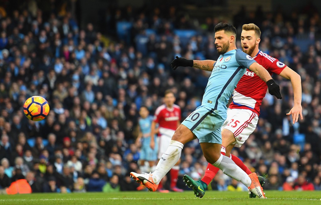 Mẫu số 9 thực thụ như Aguero ng&agrave;y c&agrave;ng hiếm hoi ở Premier League