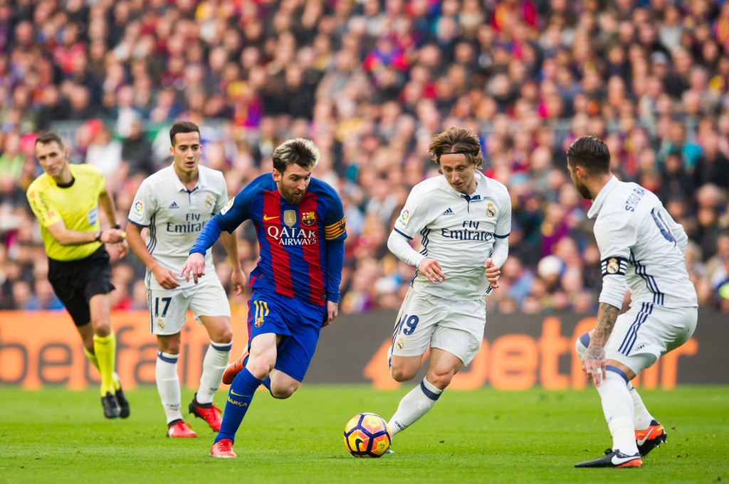 Nhiều giải ph&aacute;p ghi b&agrave;n, Real Madrid đ&atilde; bất phục trước Barcelona d&ugrave; bị dẫn trước