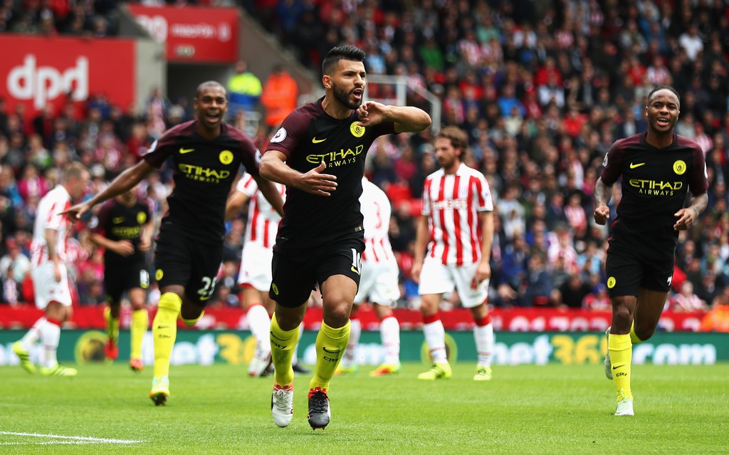 "Cơn lốc Aguero" cuốn phăng Stoke City