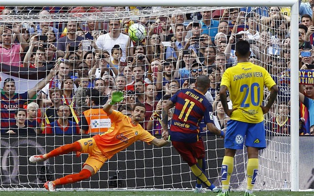 Barcelona được hưởng penalty kỷ lục, nhưng không tạo ra được khác biệt