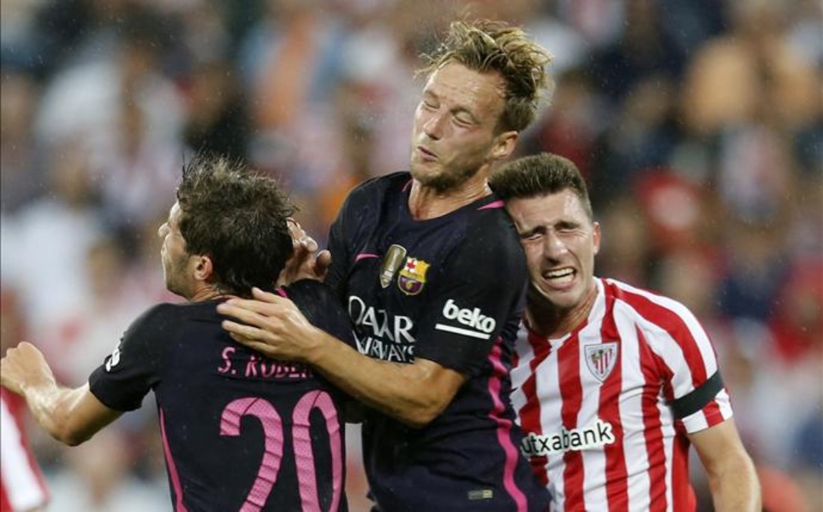 Barcelona và "quả đấm thép" hành lang phải