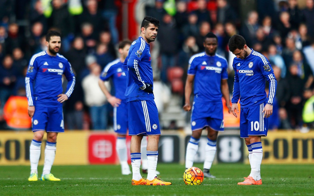 Chelsea sụp đổ từ chính những người từng được tung hô