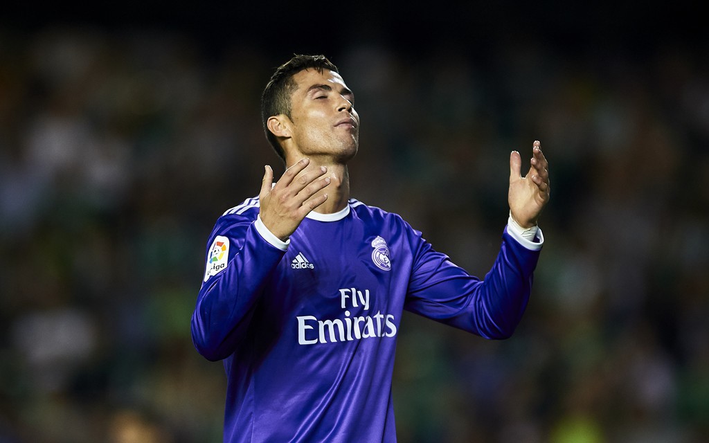 Dấu hiệu Ronaldo mất dần tầm ảnh hưởng