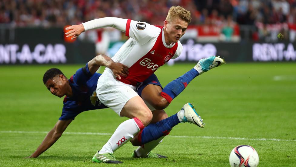 H&igrave;nh ảnh: De Ligt l&agrave; mối quan t&acirc;m của Barca
