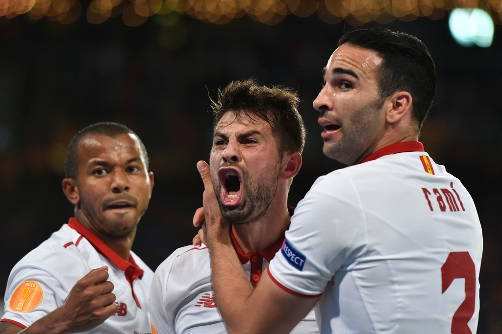Liverpool 1-3 Sevilla: Sụp đổ chóng vánh, Liverpool tan mộng bá vương