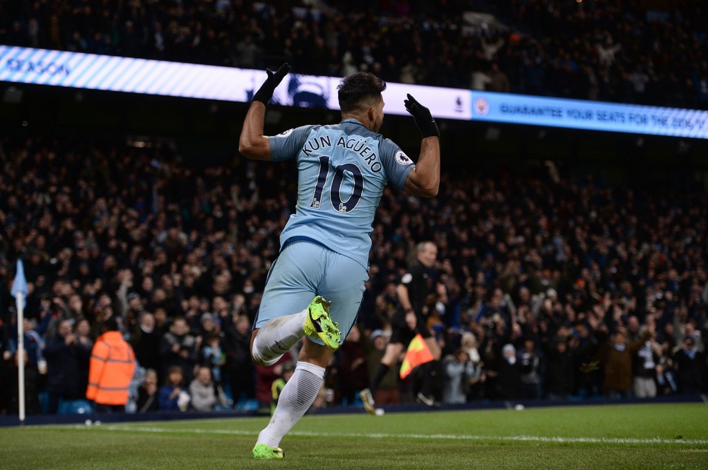 Man City điêu đứng, người hùng ra tay