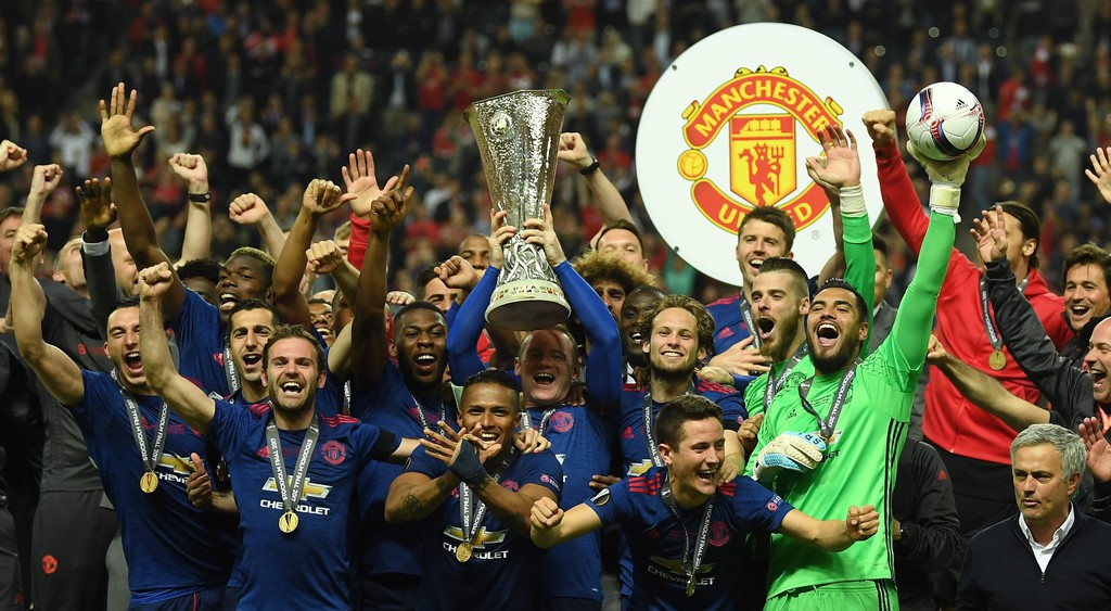 Chiếm "ngai vàng 3 tỷ euro” của Real, Man Utd vung tiền mua ngôi sao