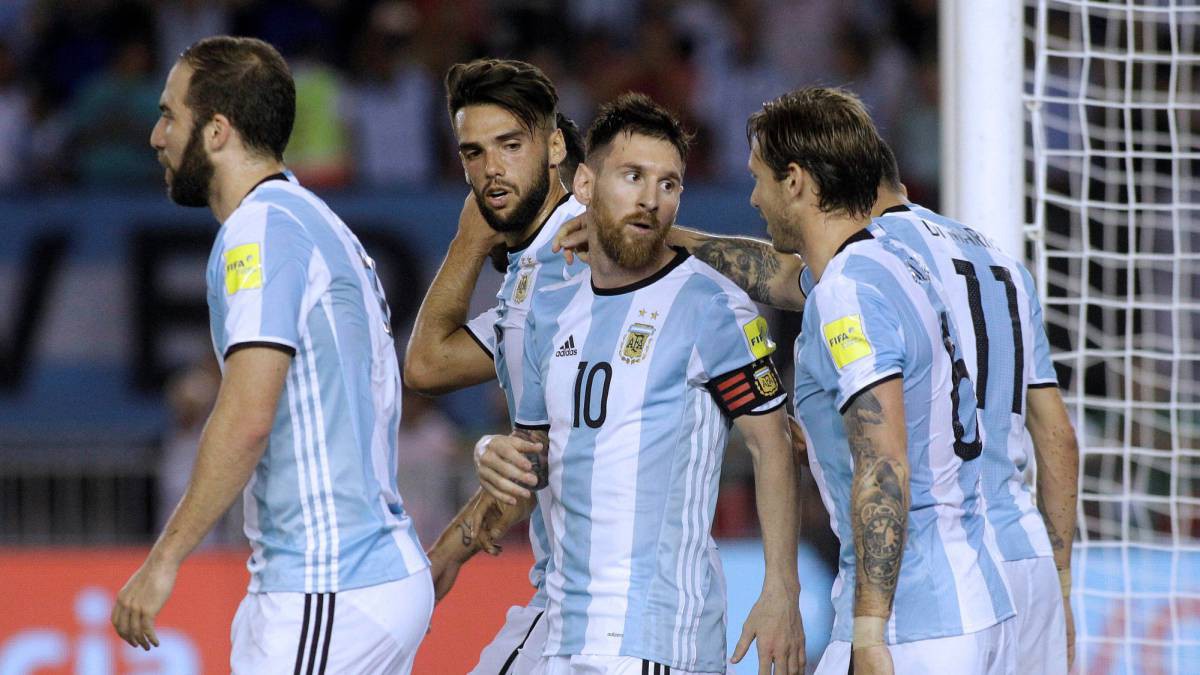Messi “nổ súng”, Argentina băng lên top 3