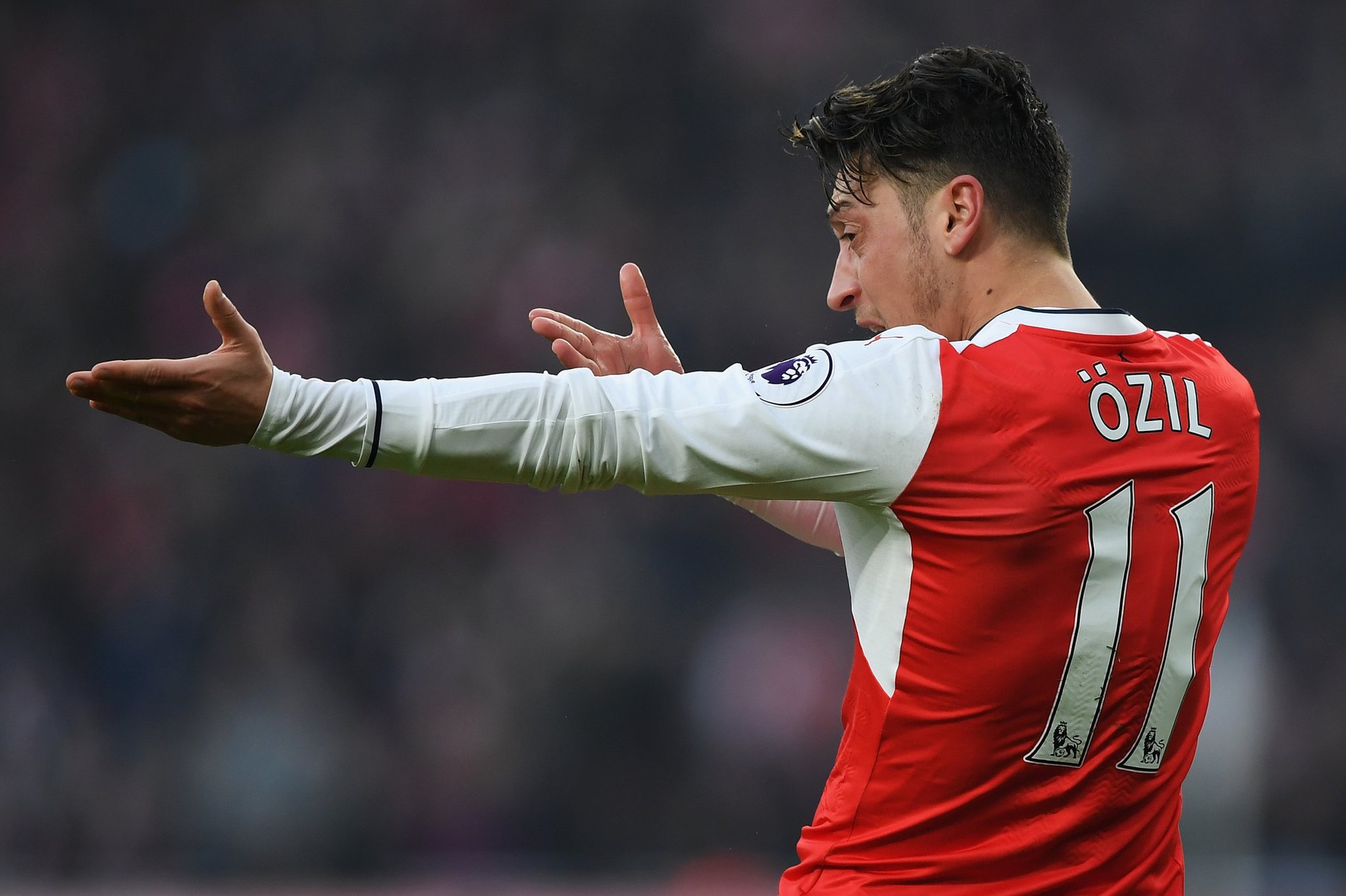 Người Đức “giải cứu” Arsenal khỏi thất bại trước Man City