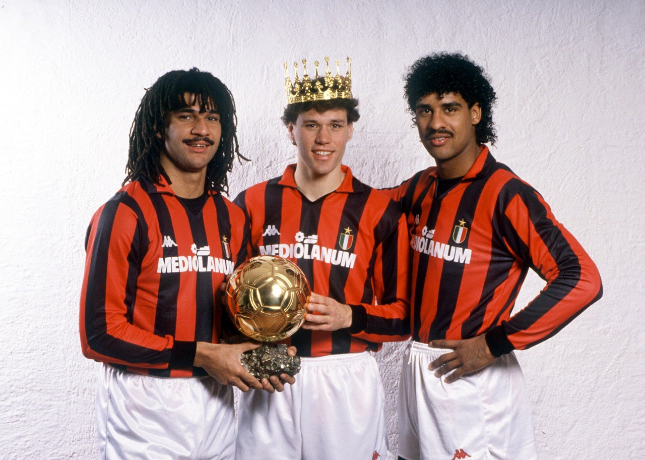 Những câu chuyện giờ mới kể về kỷ nguyên vàng của AC Milan (Kỳ 1)