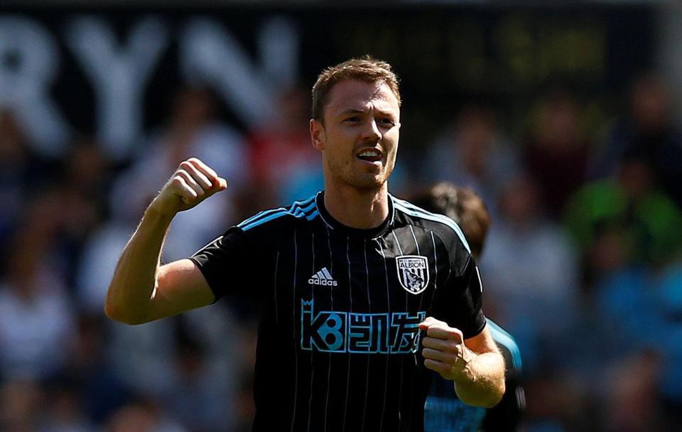 Evans l&agrave; mối quan t&acirc;m của Man City