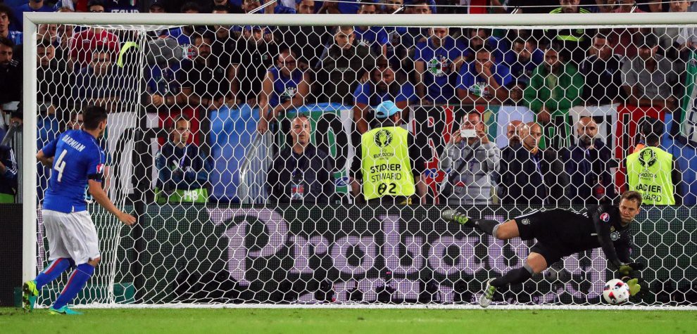 Nỗi đau đẫm nước mắt của Italia trên chấm penalty