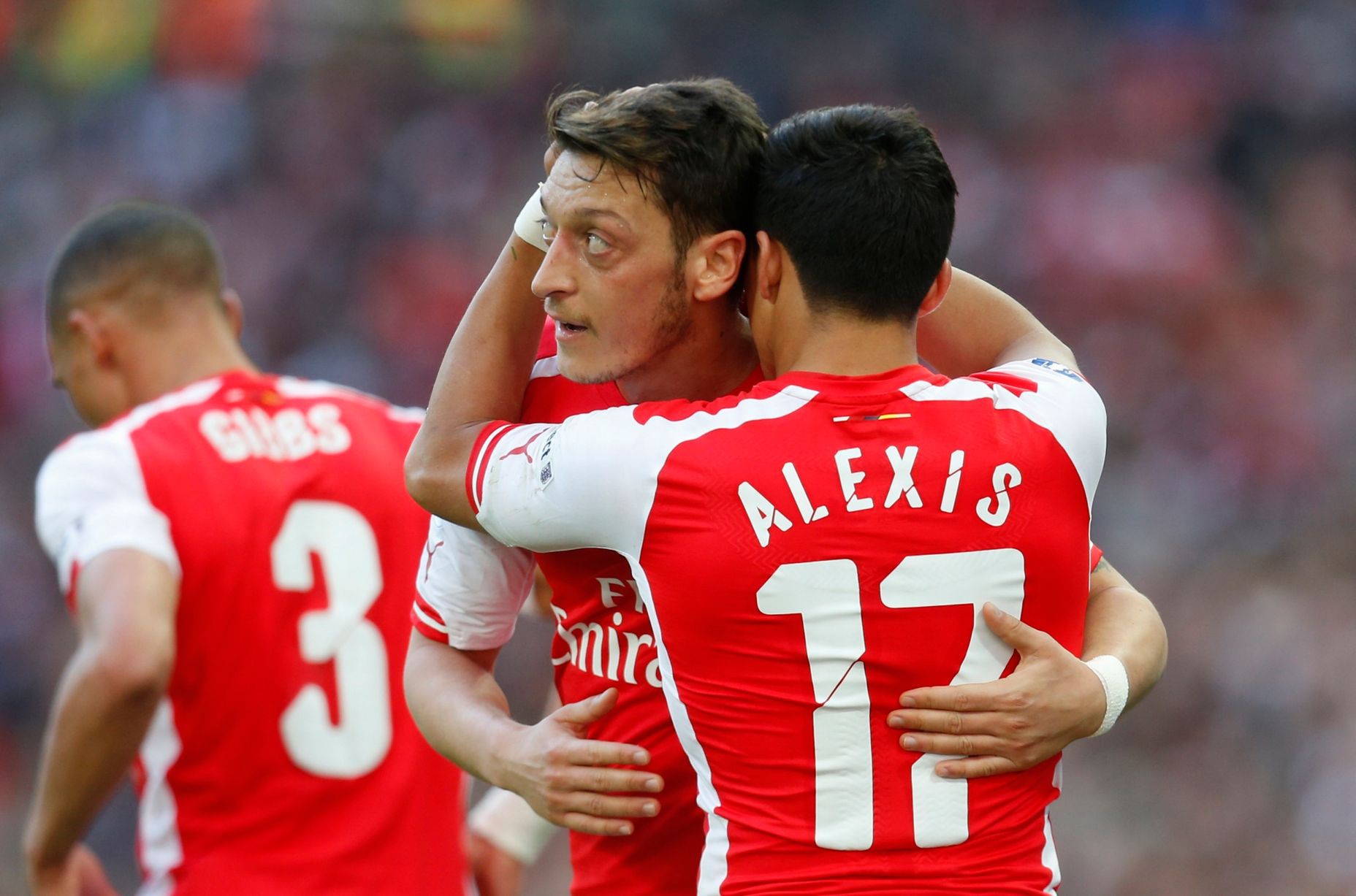 Khai th&aacute;c cầu thủ trẻ nhưng Arsenal phải t&igrave;m c&aacute;ch giữ ch&acirc;n những ng&ocirc;i sao lớn như Oezil, Sanchez