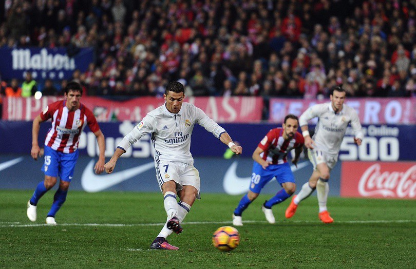 Ronaldo phá vỡ kỷ lục của La Liga, Real Madrid thắng ngược Villarreal