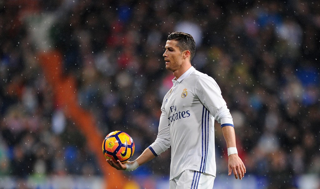 Ronaldo: Tuổi 32 đánh dấu mốc trượt dài?