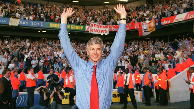 H&igrave;nh ảnh: Wenger trong m&ugrave;a giải bất khả chiến bại của Arsenal
