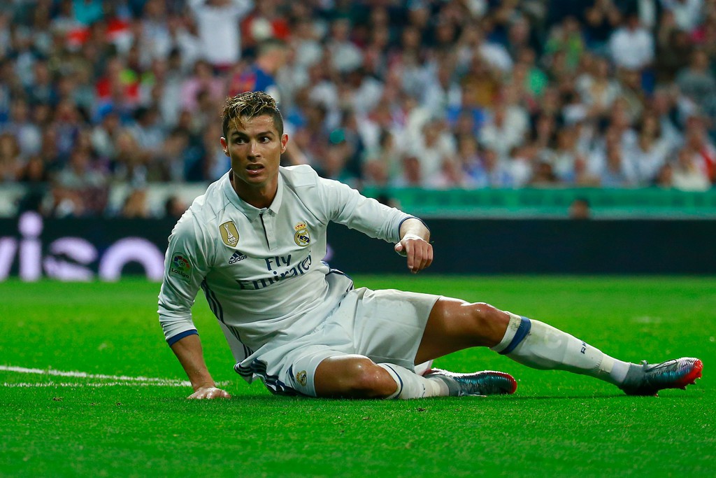 Tại sao Zidane chơi canh bạc liều với Ronaldo đêm nay?