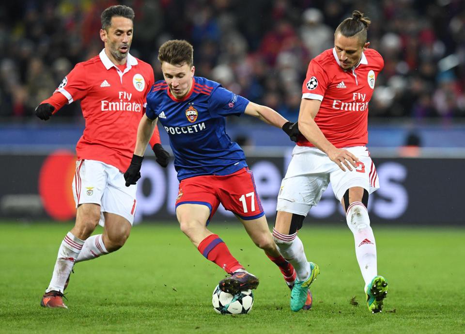Tin bóng đá ngày 11/12: Chelsea săn tiền vệ kế nhiệm Fabregas