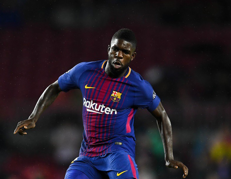 Tin bóng đá ngày 28/3: Trung vệ Barca khước từ MU