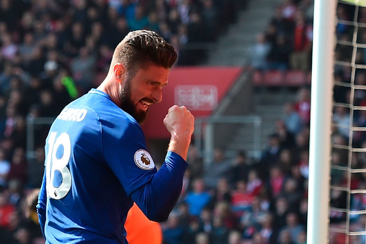 Video: Vua đánh đầu Giroud giúp Chelsea hạ Liverpool, áp sát Top 4