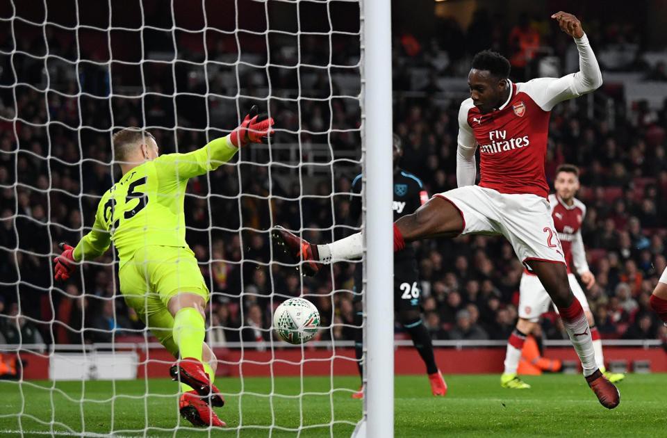 Video: Welbeck lập công đưa Arsenal vào bán kết Cúp Liên đoàn