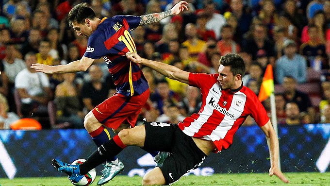 Làm thế nào để che chắn bóng giỏi như Iniesta hay Messi?