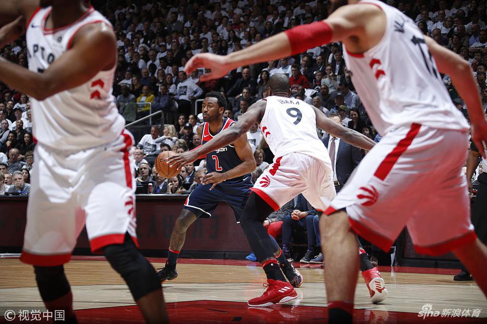 Một đêm đơn độc của John Wall. Một đêm đơn độc của John Wall.