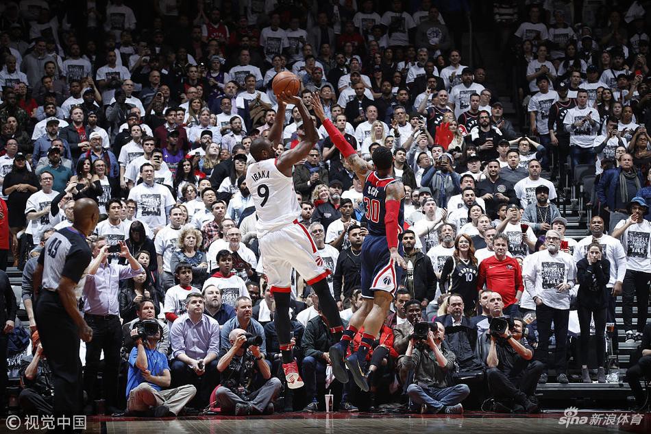 Raptors có một ngày thi đấu đúng với danh hiệu của mình. Raptors có một ngày thi đấu đúng với danh hiệu của mình.