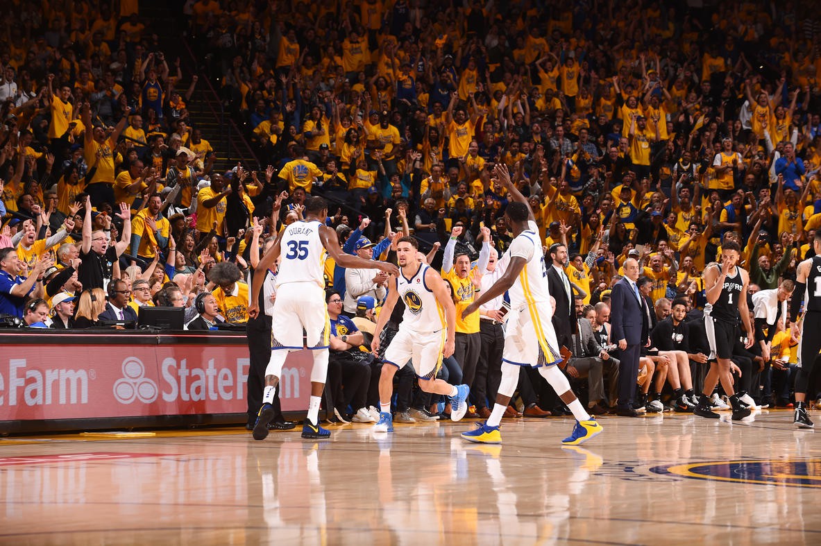 Warriors vẫn quá mạnh so với Spurs. Warriors vẫn quá mạnh so với Spurs.