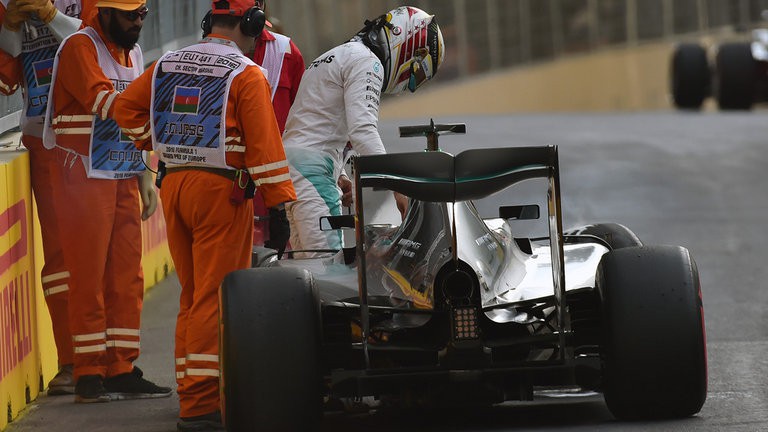 Vòng phân hạng European GP: Hamilton trải qua một ngày “thảm họa”