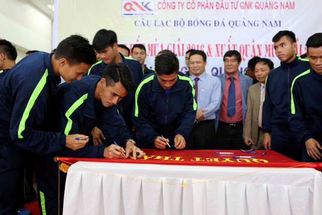 Quảng Nam FC “hạ” chỉ tiêu ở V-League 2017