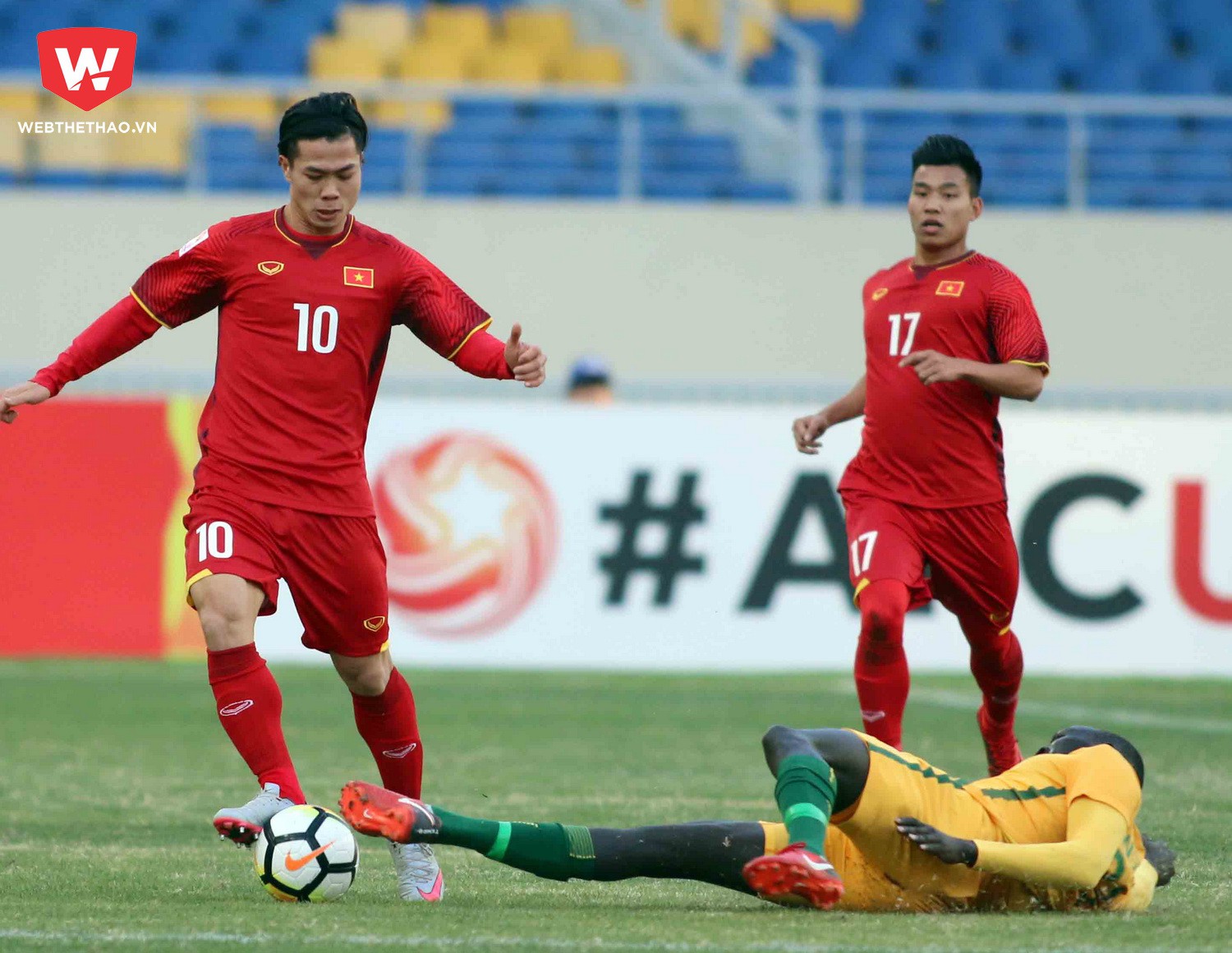 Với HLV Park Hang Seo, không còn "vùng an toàn" cho Công Phượng
