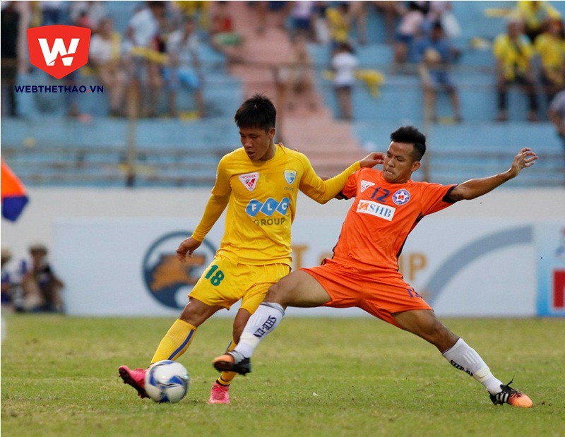 Thắng kịch tính FLC Thanh Hóa, SHB Đà Nẵng vươn lên nhì bảng