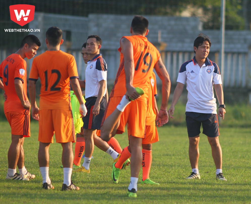 HLV Minh Phương rụt rè như “thiếu nữ” ở ngày đầu nhậm chức tại SHB Đà Nẵng