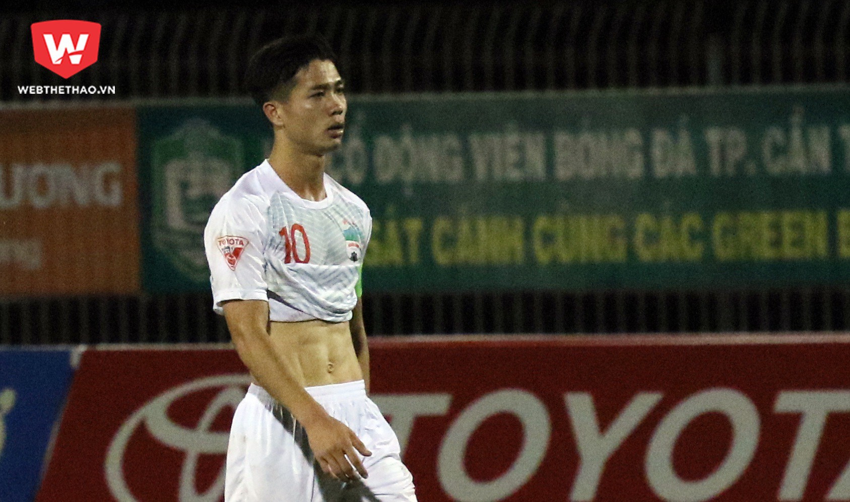 Công Phượng không còn bất khả xâm phạm ở V.League 2018
