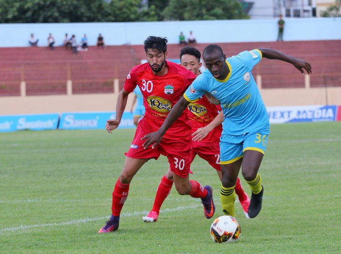 Tại sao các đại gia V.League khó “rút ruột” S.Khánh Hòa BVN?