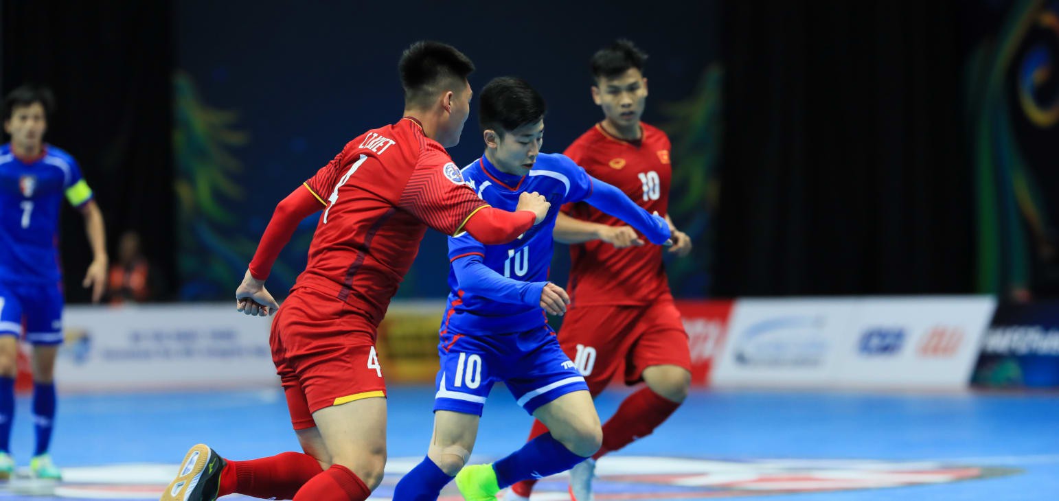 Tin bóng đá Việt Nam mới nhất ngày 05/02: Nối gót U23, Futsal Việt Nam vào tứ kết châu Á