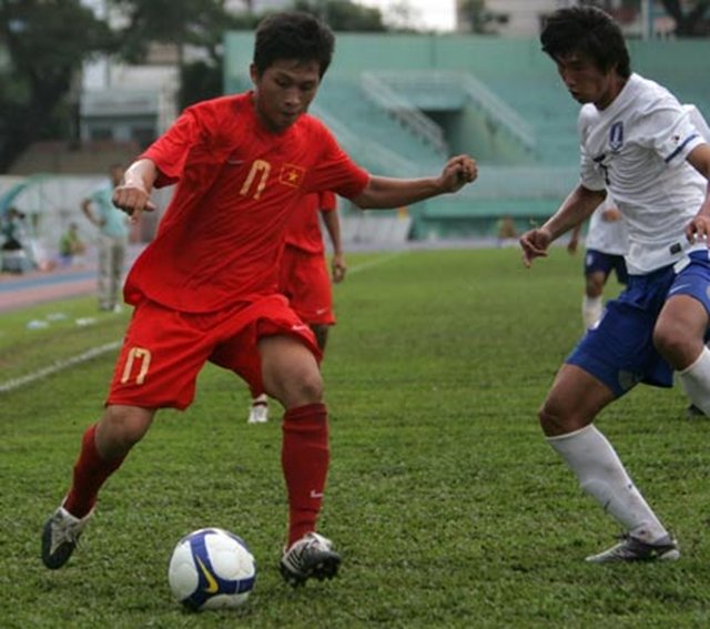 Văn Thạnh trong màu áo U19 Việt Nam. Ảnh: Internet Văn Thạnh trong màu áo U19 Việt Nam. Ảnh: Internet