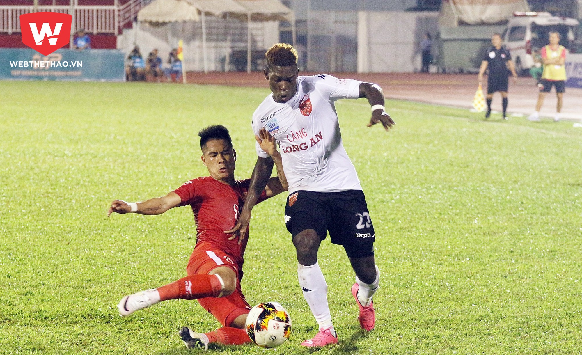 Điểm mặt những đội tranh 1,5 suất lên và xuống hạng V.League 2018