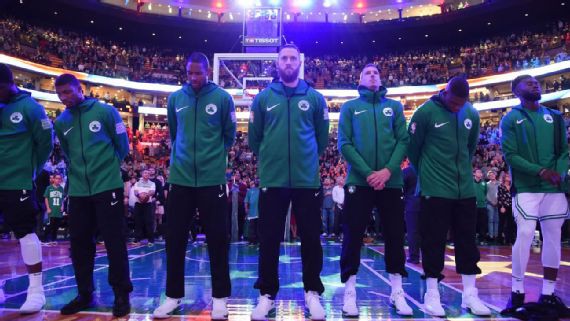 Boston Celtics bay cao trên đỉnh NBA với “bộ não” Stevens