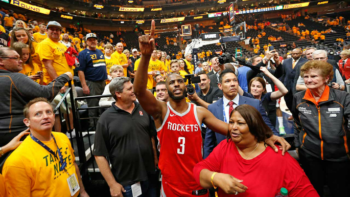 Chris Paul thận trọng dù Rockets đặt một chân vào chung kết miền