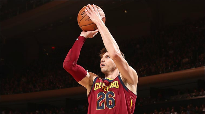 Kyle Korver lên đồng, Cavaliers hú hồn giành chiến thắng