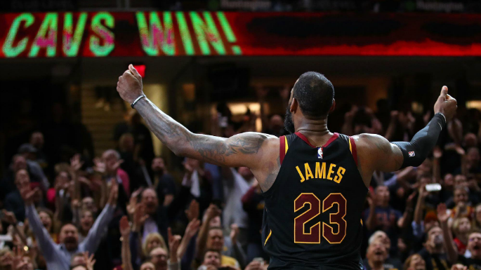 LeBron James khuyến cáo khán giả đừng nên cố bắt chước mình
