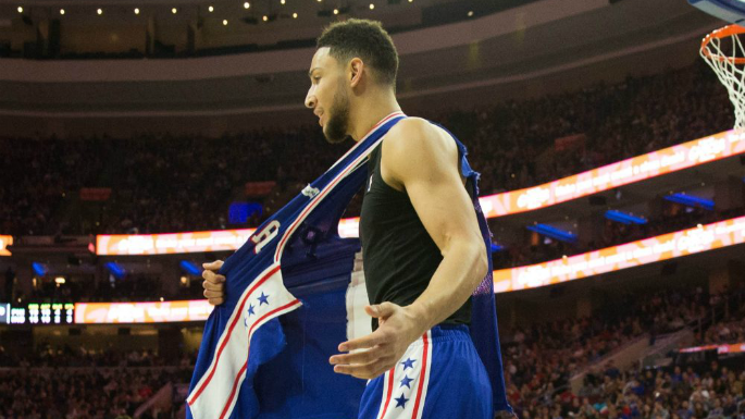 Chuyên gia đi tìm nguyên nhân áo đấu NBA của Nike rách liên tục
