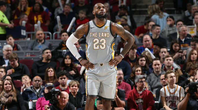 NBA 2017-18: LeBron James sắm vai người hùng